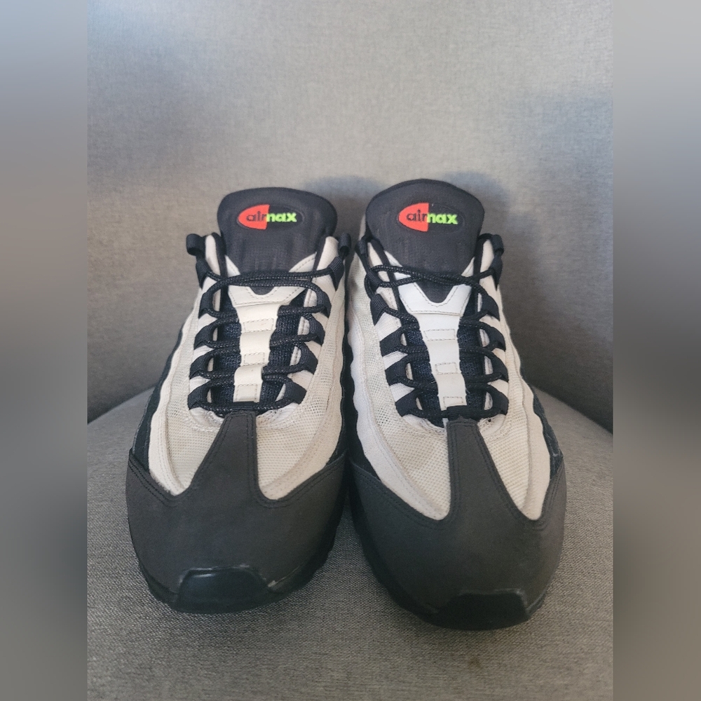 Nike Air Max 95 Essential Black Volt Shoes Men's Size 14 - Picture 2 of 6